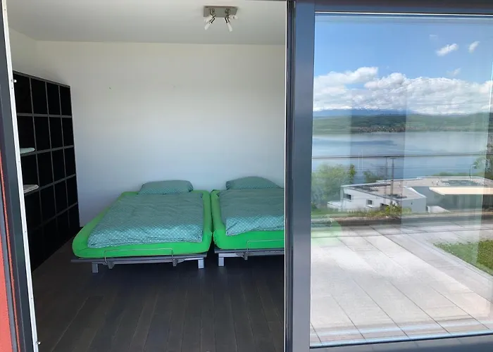 Au Bord Du De Morat Avec Vue Imprenable Villa